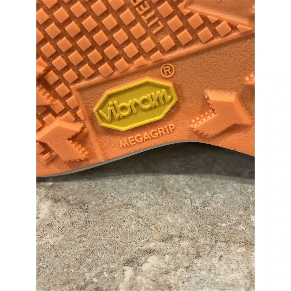 NEW Nike ZoomX Ultrafly Trail Racing Shoe - Vibram Flyplate Women 6 - DZ0489-102